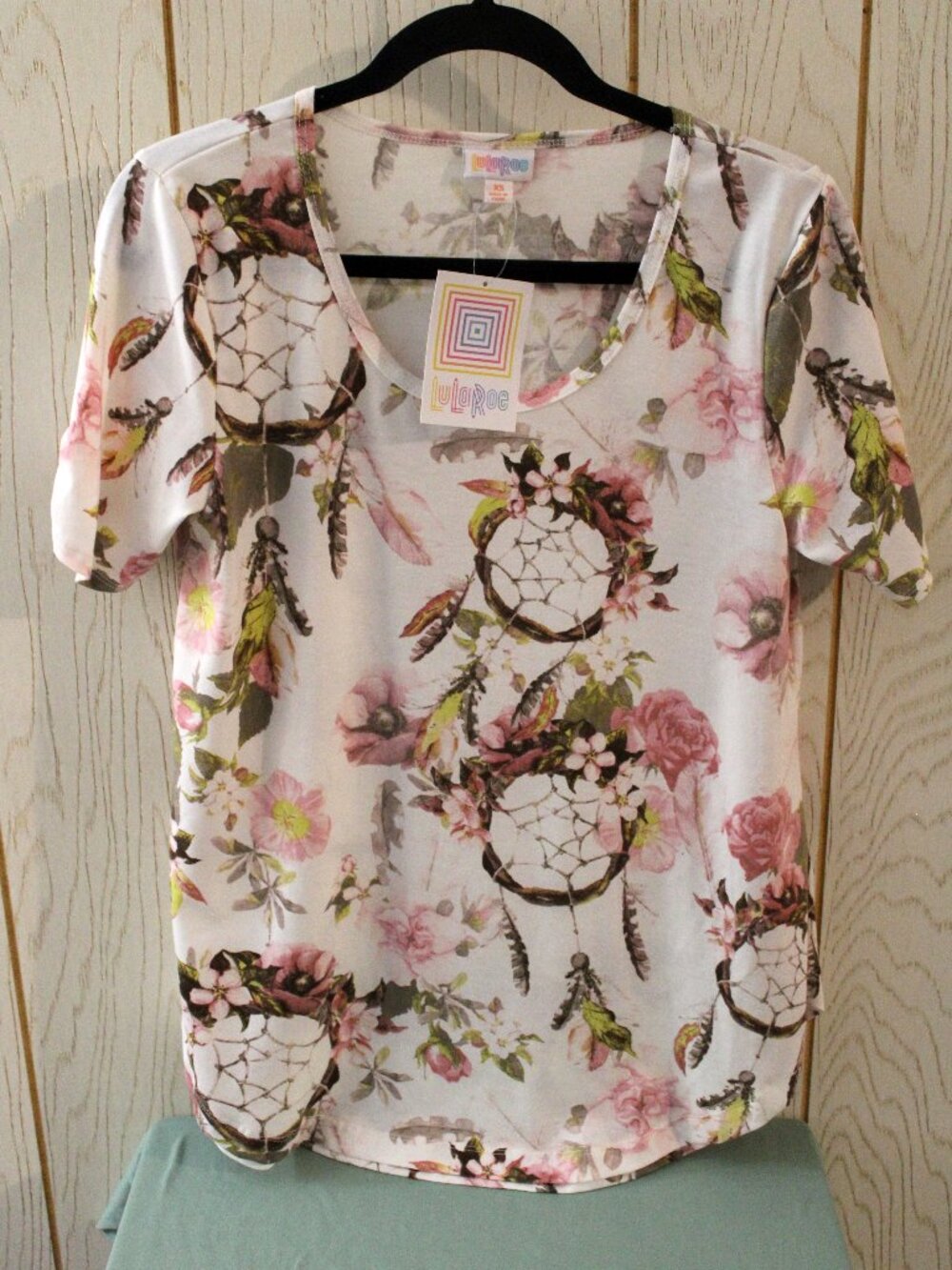 LuLaRoe Women's Dream Catcher Short Sleeved T-Shirt - NWT